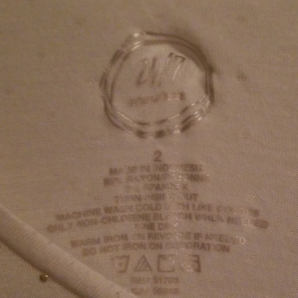 Textured tee - Picture 3 of 3